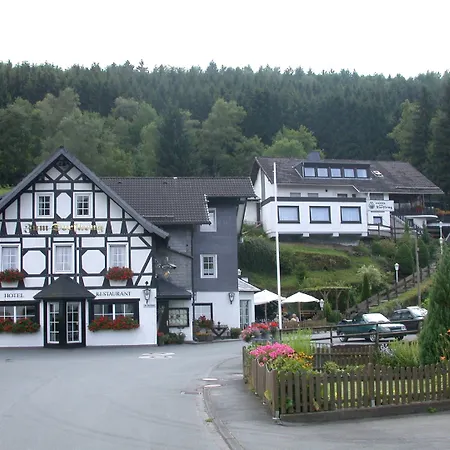 Hotel-restaurant Zum Dorfkrug ホテル *